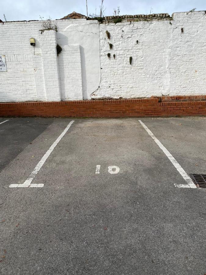 Luxury 2 Bedroom W/ Free Parking Apartamento York